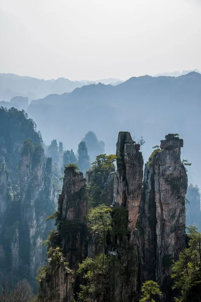 Hunan Zhangjiajie National Forest Park Shentang Bay na šířku — Stock fotografie