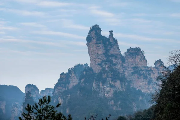 Хунань Zhangjiajie національного лісового парку Jinbianxi шили галерея гори — стокове фото