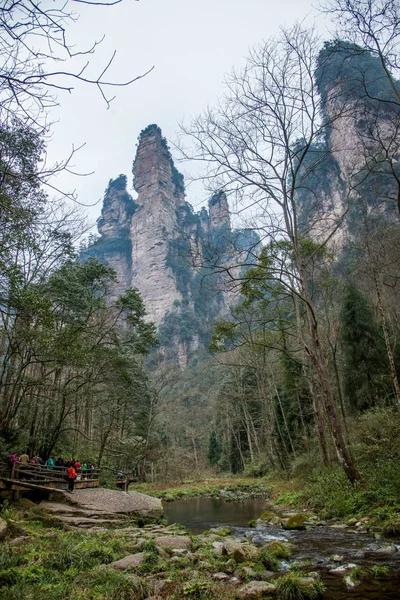Хунань Zhangjiajie національного лісового парку Jinbianxi шили галерея гори — стокове фото