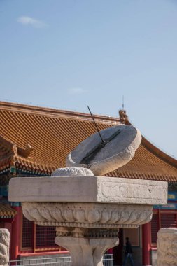 Pekin Sarayı Müzesi Taihe Temple güneş saati önce
