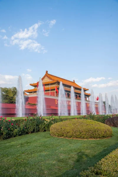Beijing Palace Museum placu Tiananmen przed fontanna — Zdjęcie stockowe