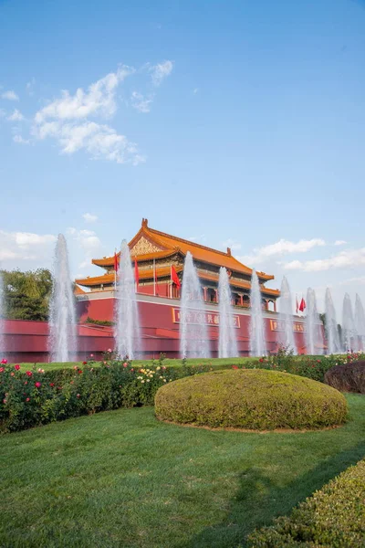 Museo del Palacio de Pekín Plaza de Tiananmen ante la fuente —  Fotos de Stock