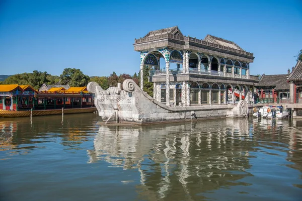 Palacio de Verano de Beijing, Kunming, el barco de piedra del lago —  Fotos de Stock