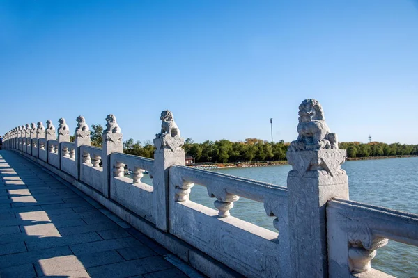 Summer Palace Beijing, Kunming, siedemnaście mostu nad jeziorem — Zdjęcie stockowe