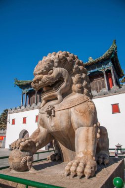 Hebei Eyaleti Chengde Mountain Resort Putuo Zong kapı ile aslan çifti Tapınağı