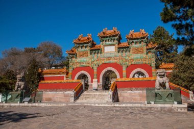 Hebei Eyaleti, Chengde Mountain Resort Pu Tuo Zong tapınağın cam Arch