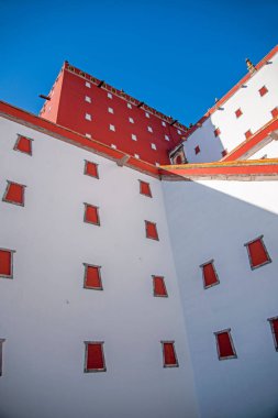 Hebei Eyaleti, Chengde Mountain Resort Putuo düz çatı kuleleri Tapınağı tarafından