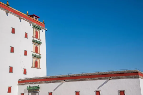 Hebei Province, Chengde Mountain Resort Putuo by the temple of the flat roof towers — Stock Photo, Image