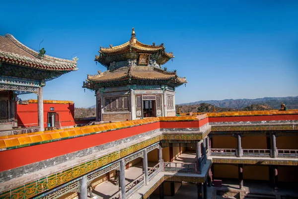 Provincia de Hebei, Chengde Mountain Resort Putuo Zong junto al templo de la sala principal del edificio — Foto de Stock