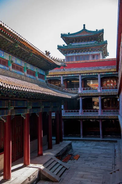河北省承德山度假村普陀宗由寺的主殿的建筑 图库图片