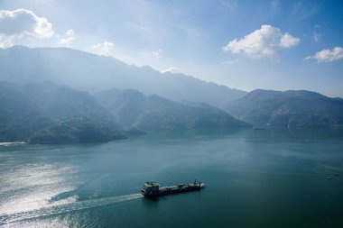 Yangtze Nehri üç Gorges Fengjie nehir suları