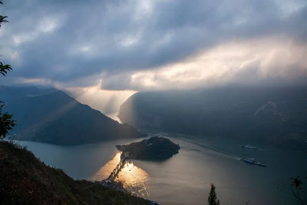 Rio Yangtze Três desfiladeiros Qutangxia Kui porta — Fotografia de Stock