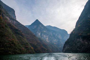 Chongqing Wushan zamanki nehir üç Gorges Kanyon