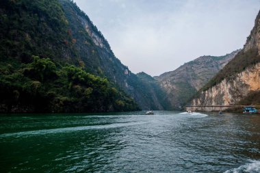 Chongqing Wushan zamanki nehir üç Gorges Kanyon