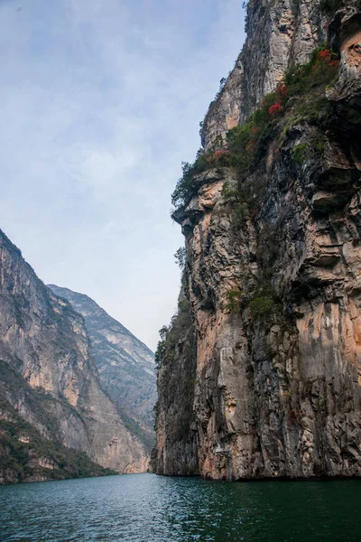 Chongqing Wushan zamanki nehir üç Gorges Kanyon