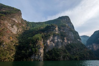 Chongqing Wushan zamanki nehir üç Gorges Kanyon