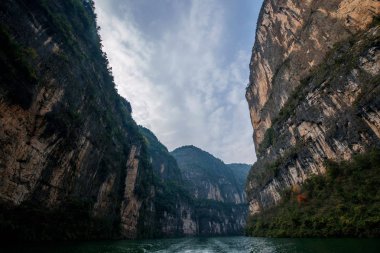 Chongqing Wushan zamanki nehir üç Gorges Kanyon