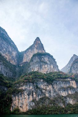 Chongqing Wushan zamanki üç boğaz vadisinde