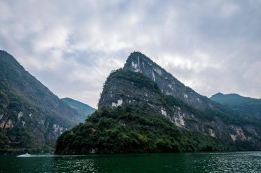 Chongqing Wushan zamanki üç boğaz vadisinde