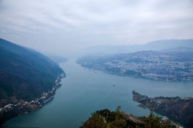 Chongqing Wushan ilçe Wenfeng orman Yangtze Nehri üç Gorges Wu Gorge bakan Park