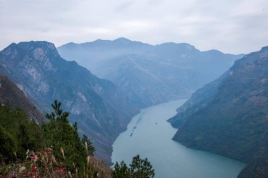 Chongqing Wushan ilçe Wenfeng orman Yangtze Nehri üç Gorges Wu Gorge bakan Park