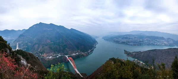 stock image Chongqing Wushan County Wenfeng Forest Park overlooking the Wushan Yangtze River Bridge and Wushan County