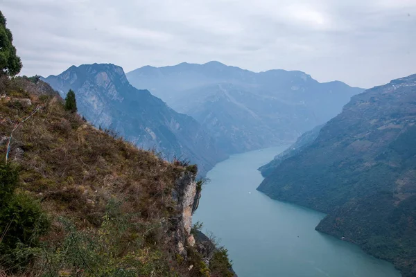 Chongqing Wushan County Wenfeng Forest Park surplombant le fleuve Yangtze Trois Gorges Wu Gorge — Photo