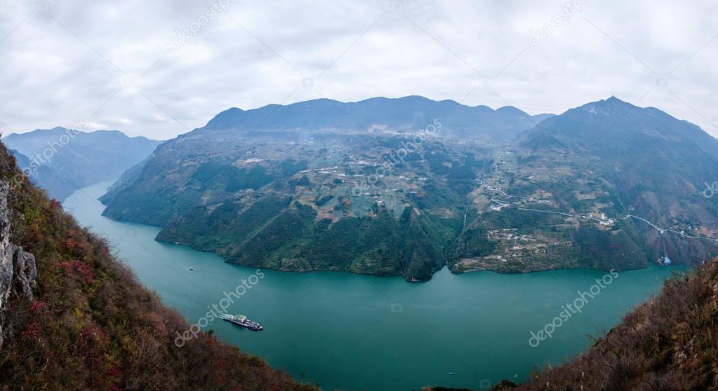 Chongqing Wushan County Wenfeng Forest Park overlooking the Yangtze River Three Gorges Wu Gorge