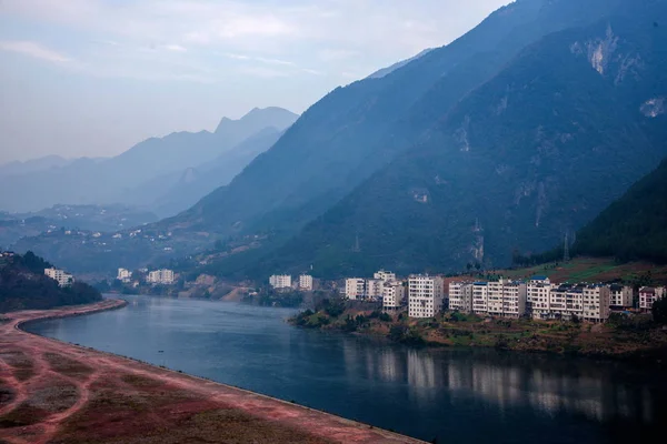 Hubei Patong along the river town of Shennong Creek on both sides — Stock Photo, Image