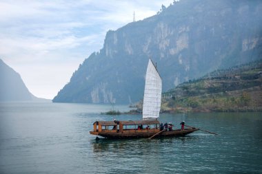 Hubei Badong Yangtze Nehri Wu Gorge ağız zinciri Creek yelkenli