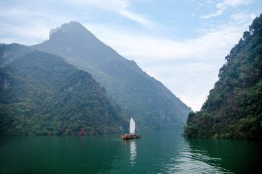 Hubei Badong Yangtze Nehri Wu Gorge ağız zinciri Creek yelkenli