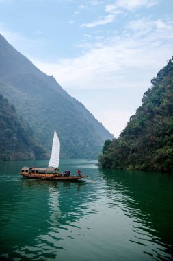 Hubei Badong Yangtze Nehri Wu Gorge ağız zinciri Creek yelkenli