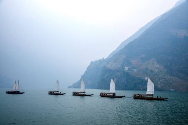 Hubei Badong Yangtze Nehri Wu Gorge ağız zinciri Creek yelkenli