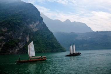 Hubei Badong Yangtze Nehri Wu Gorge ağız zinciri Creek yelkenli