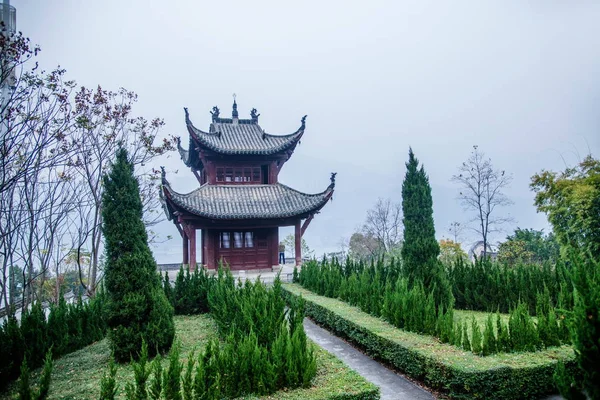 Pabellón de viento de otoño del condado de Hubei Badong y sala ancestral de Kou Gong (reubicación ) — Foto de Stock