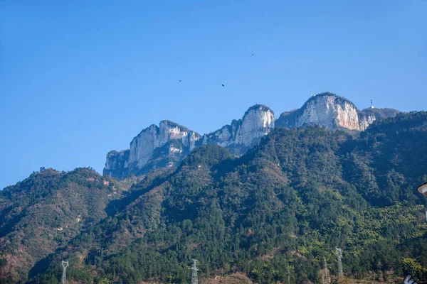 Üç kova kasaba ve sığır rock Yiling, Hubei Eyaleti — Stok fotoğraf