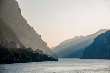 Hubei Yiling Yangtze Nehri üç Dengying Gorge dolu