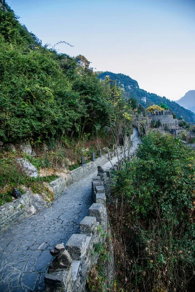 Tři soutěsky lidí Road v projektu tři soutěsky v provincii Chu-pej — Stock fotografie