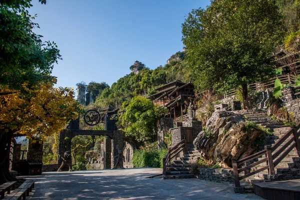 Hubei Yiling Yangtzefloden Three Gorges ljus skugga gorge i "Three Gorges människor" Bay Wang stugan — Stockfoto