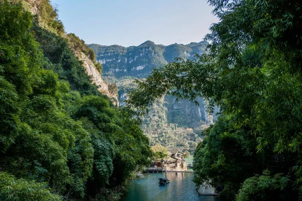 Hubei Yiling Yangtze River Three Gorges Yingying Gorge in the dragon into the river