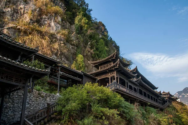 Hubei i Yangtze River tři soutěsky světle stín rokle v lidech Creek "Tři soutěsky lidí" — Stock fotografie