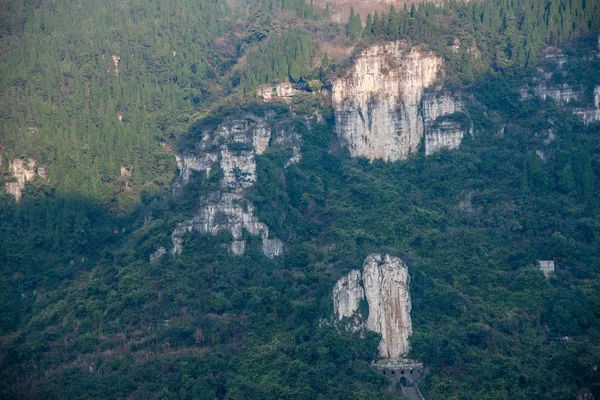 S výhledem na Chu-pej i Yangtze říční tři soutěsky projektor rokle — Stock fotografie