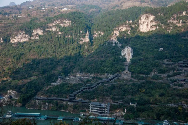 Med utsikt över ravinen Hubei Yiling Yangtze River Three Gorges projektorn — Stockfoto