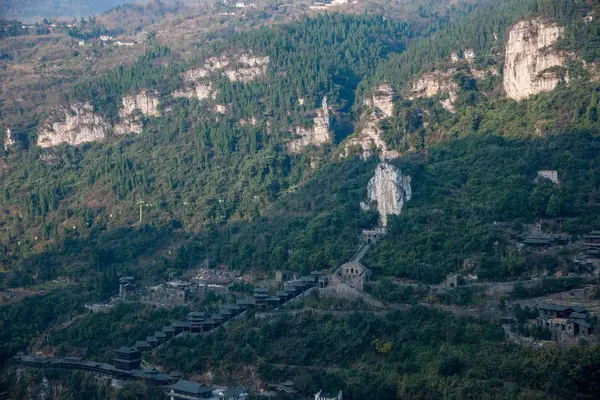 Med utsikt över ravinen Hubei Yiling Yangtze River Three Gorges projektorn — Stockfoto