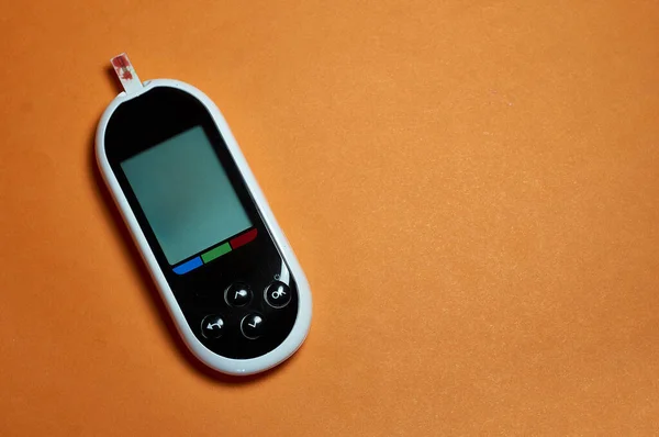Diabetico Controlla Glicemia Primo Piano Mani Uomo Auto Testato Con — Foto Stock
