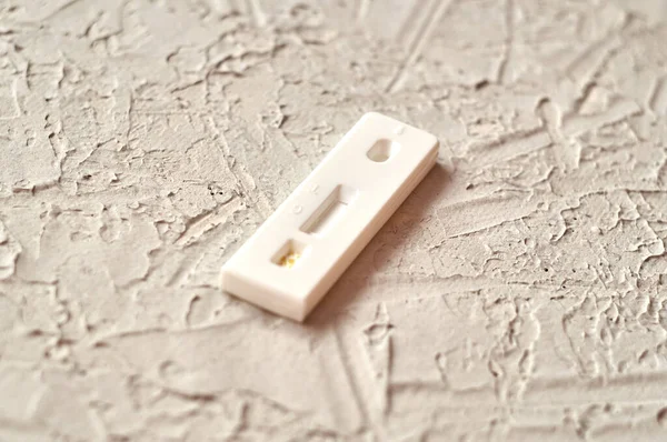 Virüsler için kan testi. Hepatit, uçuk ve Epstein-Barr virüsü, adenovirüs, frengi, HIV ve diğer enfeksiyonlar gibi çeşitli cinsel enfeksiyonlar için kendini kontrol ediyor..