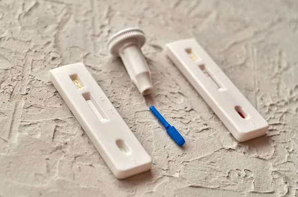 Virüsler için kan testi. Hepatit, uçuk ve Epstein-Barr virüsü, adenovirüs, frengi, HIV ve diğer enfeksiyonlar gibi çeşitli cinsel enfeksiyonlar için kendini kontrol ediyor..