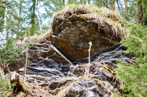 Kaya Oluşumuna Yakın Çekim Terk Edilmiş Eski Bir Taş Ocağı — Stok fotoğraf