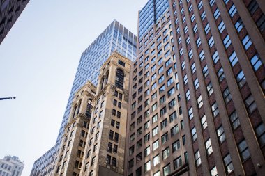 düz windows ile yüksek bina