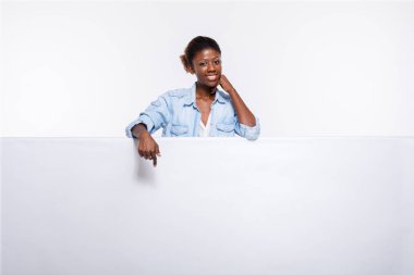 zenci kadın beyaz boş panel 